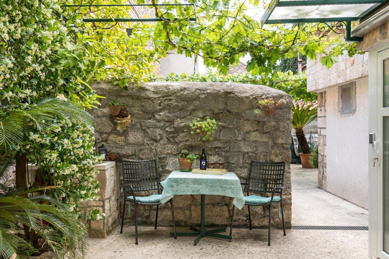 Luxury Apartment Silvana With Beautiful Garden Split Exterior photo