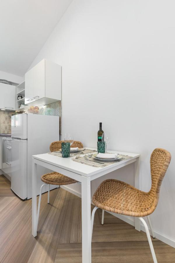 Luxury Apartment Silvana With Beautiful Garden Split Exterior photo